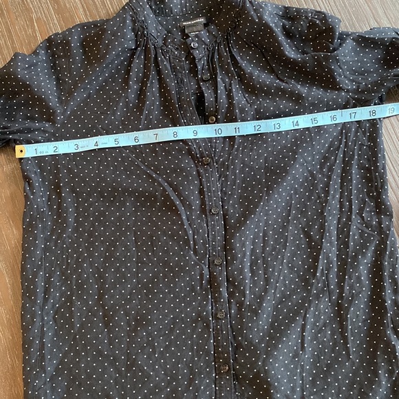 Club Monaco ladies blouse in black with white polkadots. Size extra small - Picture 6 of 7
